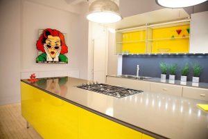 طراحی آشپزخانه مدرن توسط طراح داخلی Decorilla، Nika R
