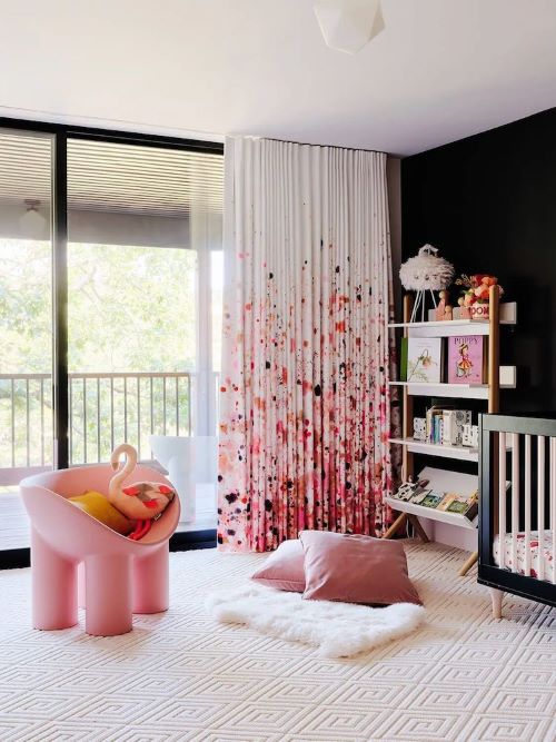 طراحی اتاق کودک صورتی به سبک معاصر